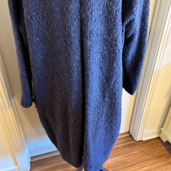 Gorgeous and warm alpaca coat! - Picture 5 of 6